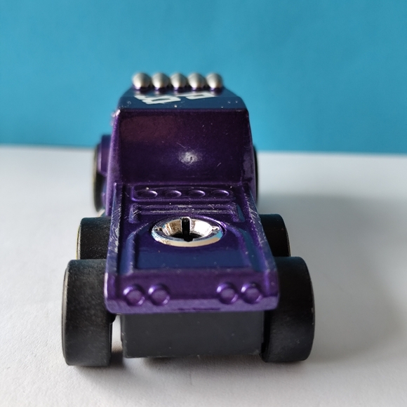 Hot Wheels 2013 Purple Rumble Road Truck Cab #68 and Trailer - Picture 10 of 13